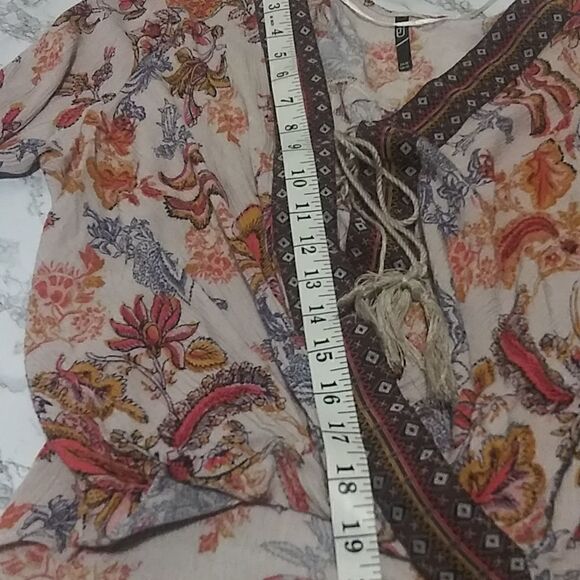 - RED boho cropped faux wrap top - Picture 8 of 12